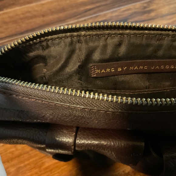 Marc by Marc Jacobs Camera Bag in Maroon - Picture 3 of 3